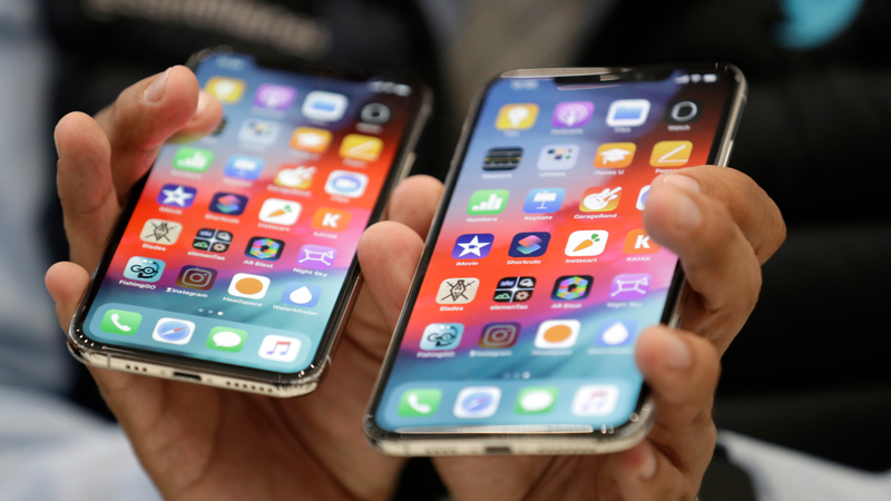 Illustration for article titled The Phone Is Too Fucking Big